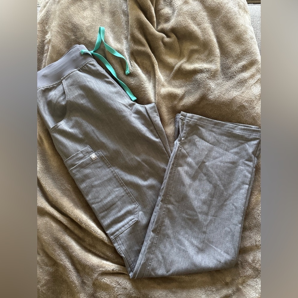Figs‎ Gray Scrub Pants with Teal Drawstring technical collection scrubs